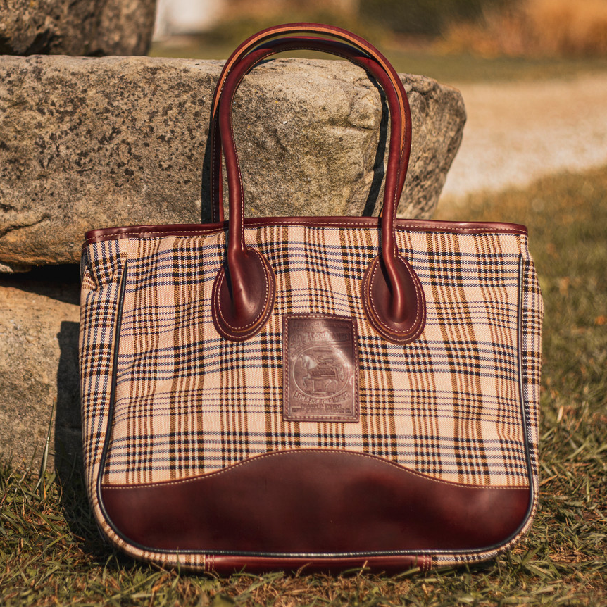 5/A Baker® Taylor Tote